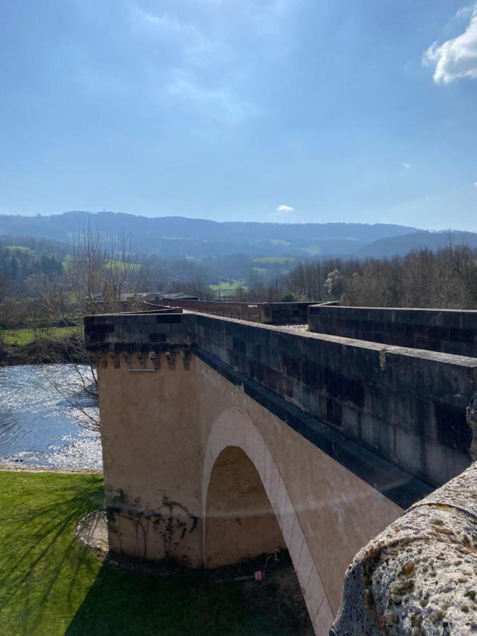فندق Au Pont D'Olt Saint-Côme-dʼOlt المظهر الخارجي الصورة