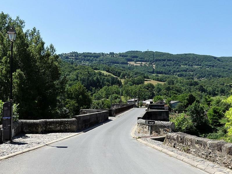 فندق Au Pont D'Olt Saint-Côme-dʼOlt المظهر الخارجي الصورة