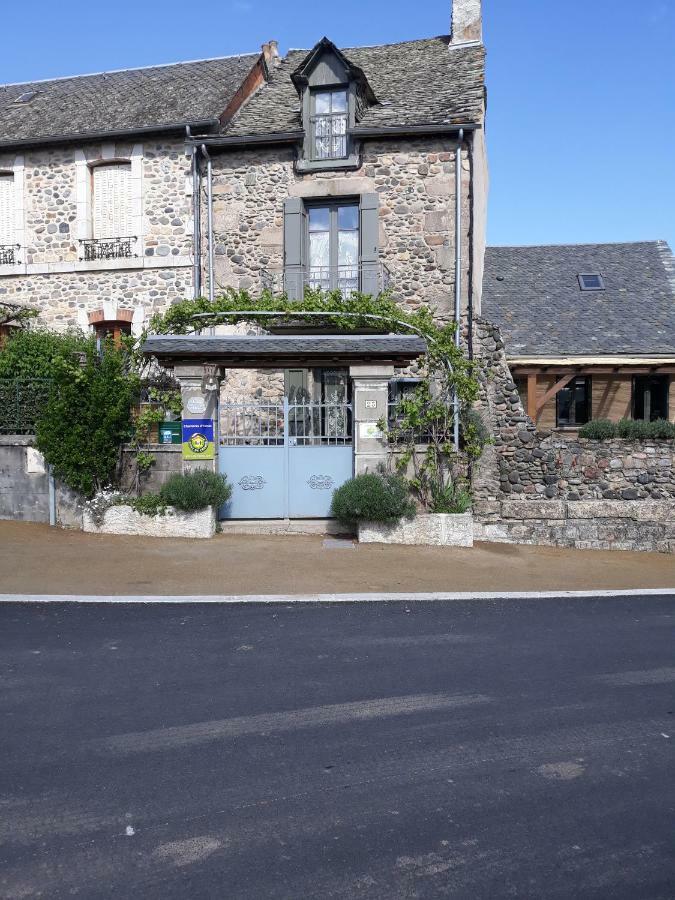 فندق Au Pont D'Olt Saint-Côme-dʼOlt المظهر الخارجي الصورة